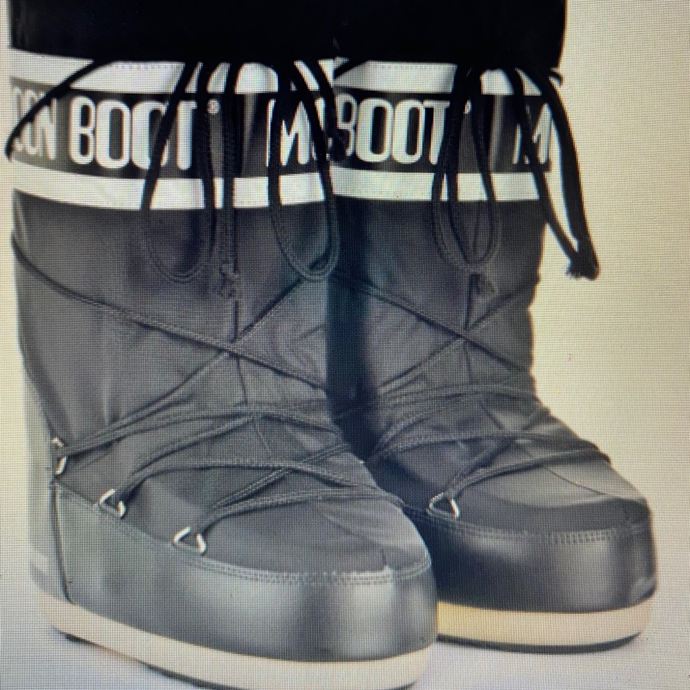 COPY - Moon boots